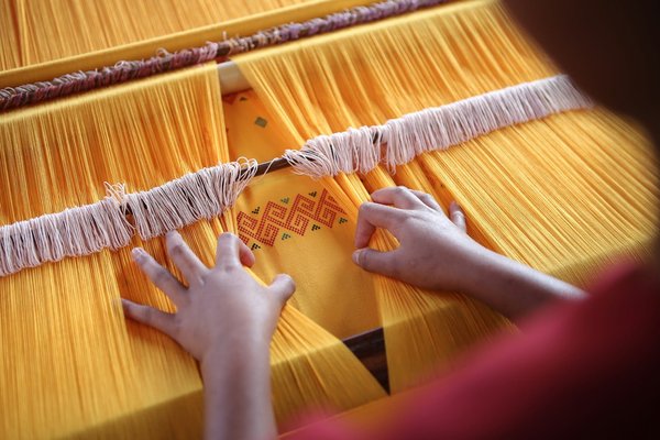 Où apprendre les techniques de tissage traditionnel en Amérique du Sud : ateliers et villages recommandés ?
